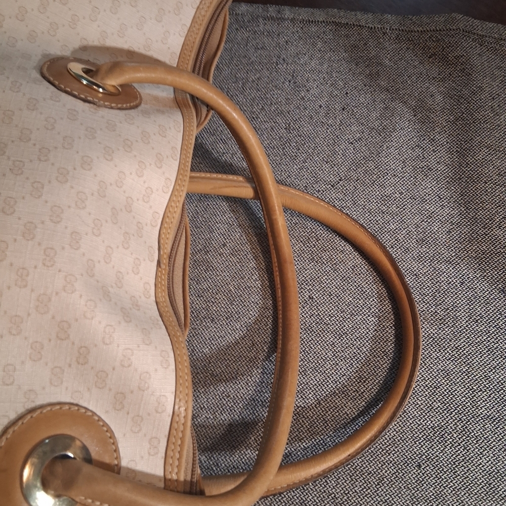 Elegant Cream Tote Bag - Picture 10 of 16